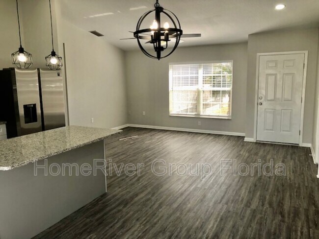 Building Photo - 8321 Matthew Dr