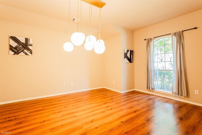 Building Photo - 4 br, 2 bath House - 204 Water Oak Dr