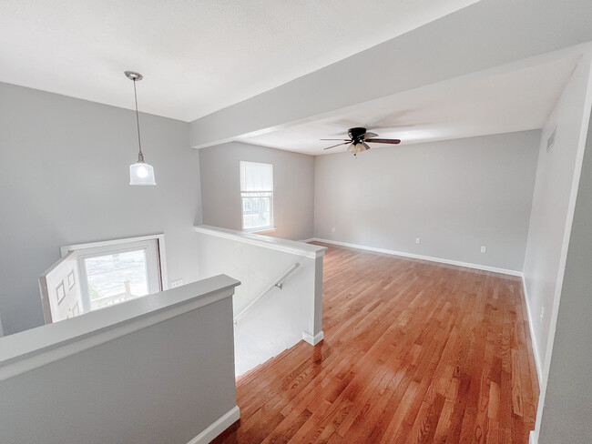Foyer/Living Room - 323 SE Melody Ln