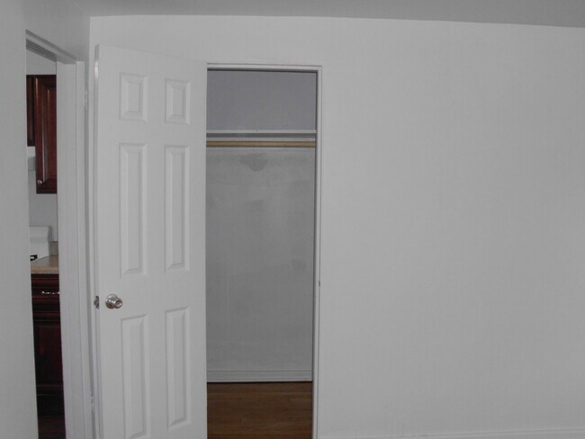 Building Photo - 441 Lawn Ave