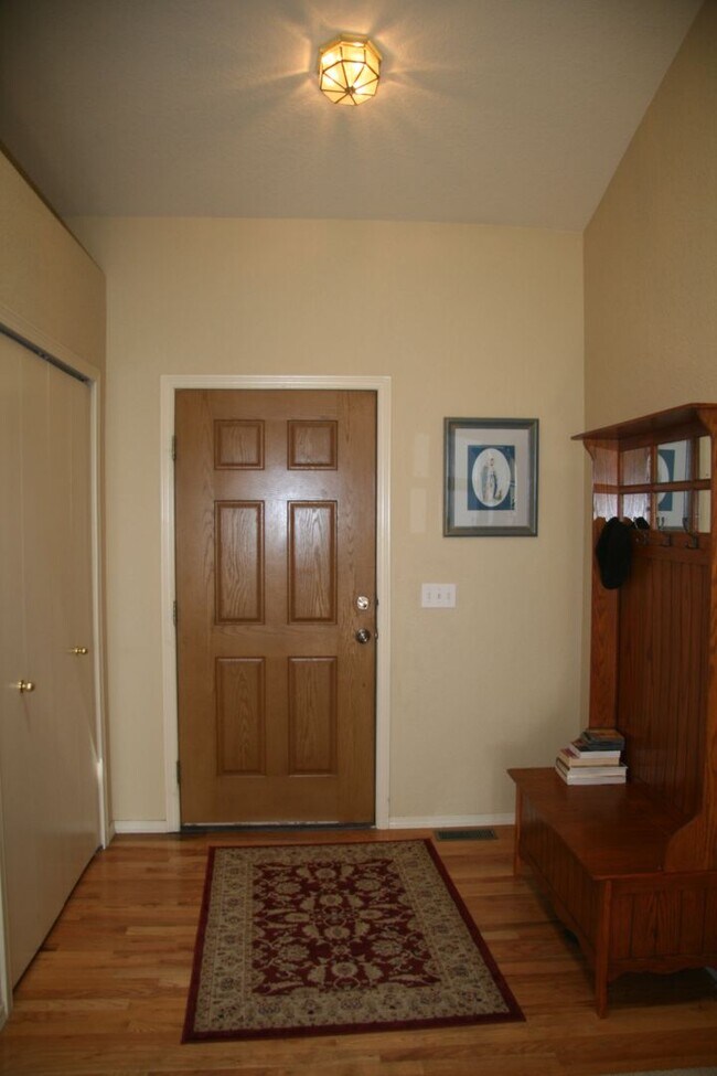 Foto del edificio - Beautiful 4 Bedroom Ranch Style Home Avail...