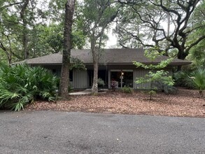 Building Photo - 4 Pender Ln