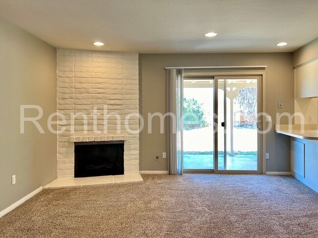 Building Photo - 1426 Kingston Dr