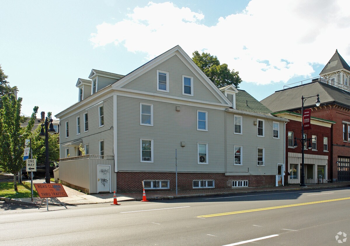 Primary Photo - 65-67 Pleasant St