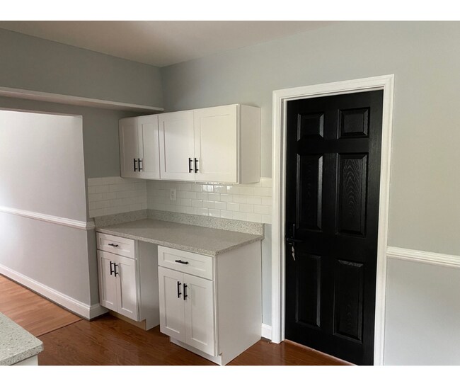 Foto del edificio - 4319 Kenwood Ave