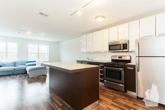 1544 W Glenlake Ave, Unidad 3A, Chicago, IL 60660 - 1545 W Glenlake Ave