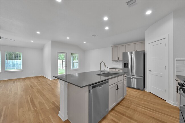 Foto del edificio - 14213 Wonder Lake Ln