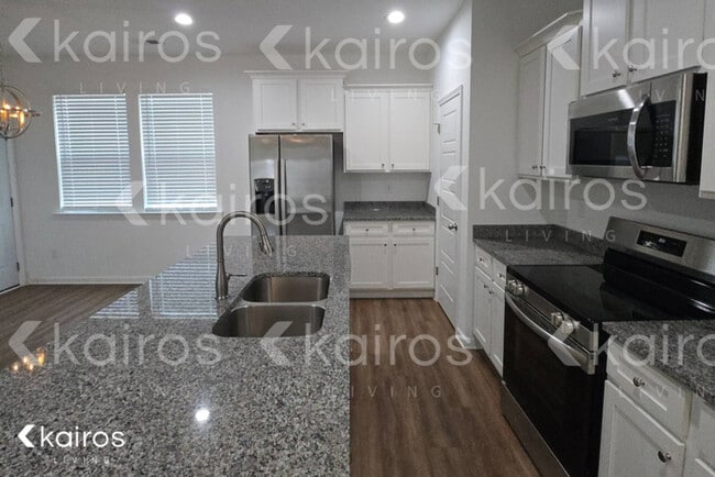 Foto del edificio - 303 Silver Maple Ln