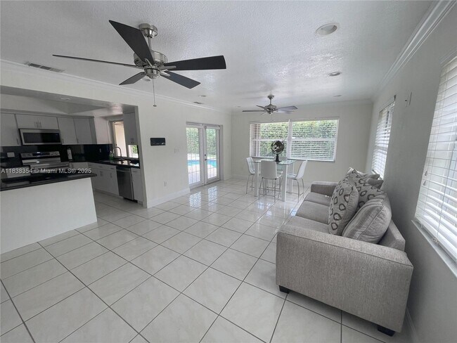 Foto del edificio - 8482 NW 166th Terrace