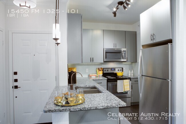 Foto del edificio - 15450 Farm to Market Rd 1325