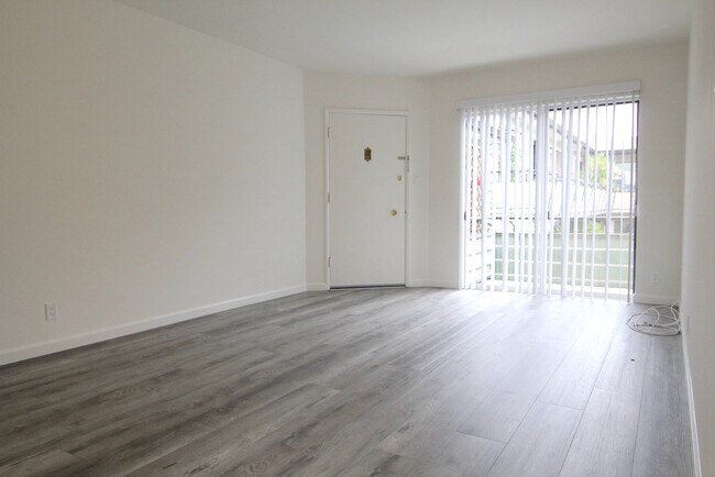 Foto del edificio - 11658 W Sunset Blvd