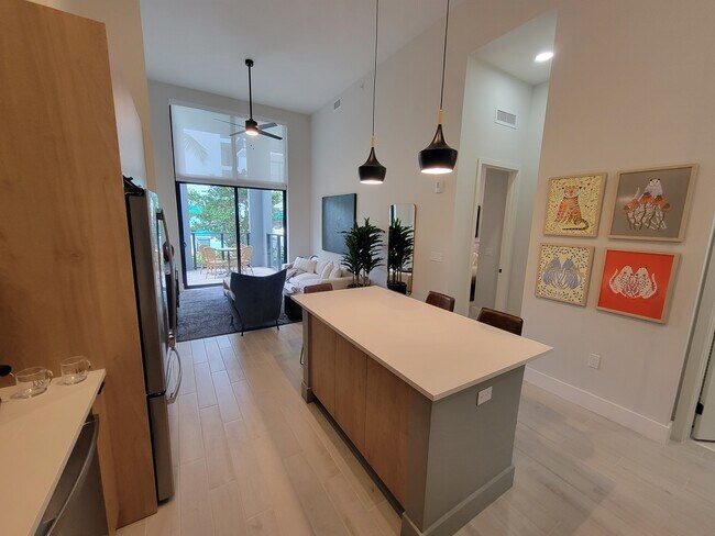 Foto del edificio - 3352 NW 84th Ave