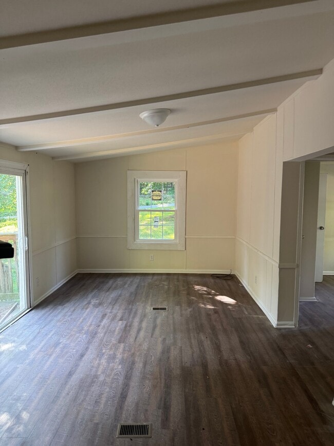 Building Photo - 245 Deerfoot Rd