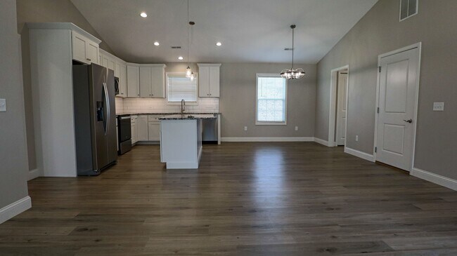 Foto del edificio - 249 Oak Grove Cir