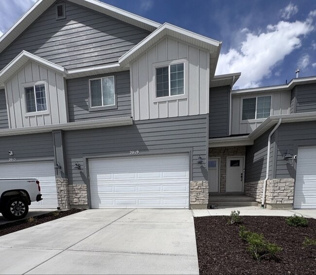 Building Photo - 2019 E Canyonlands Ln