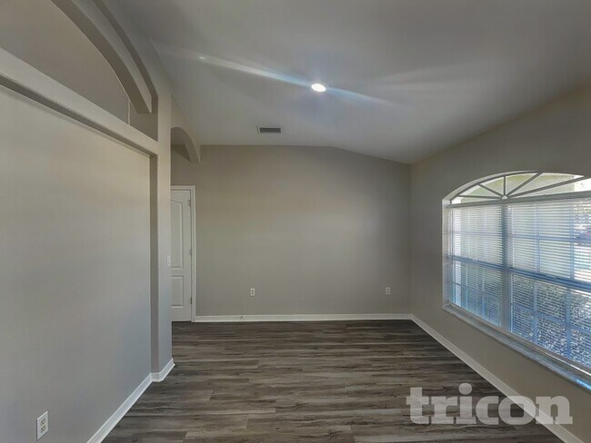 Building Photo - 1181 Creekview Ct