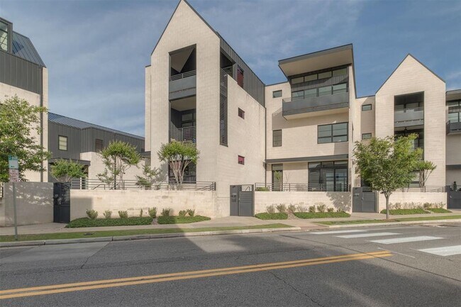 Foto del edificio - 1303 N Dewey Ave