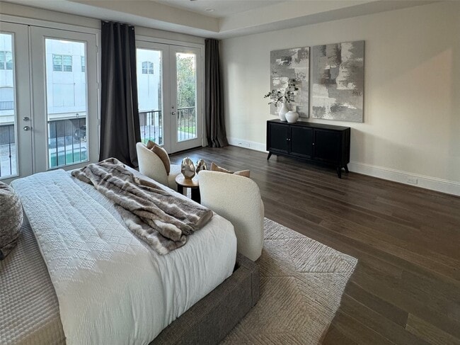 Building Photo - 1902 W 25th St