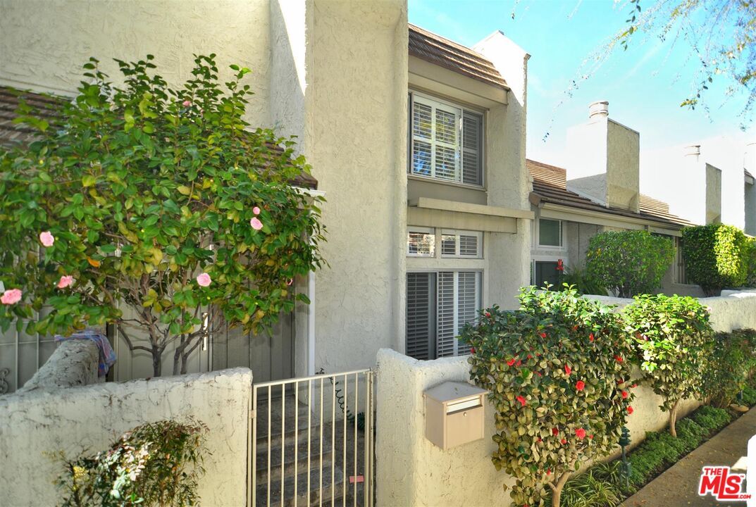 Primary Photo - 4241 Colfax Ave