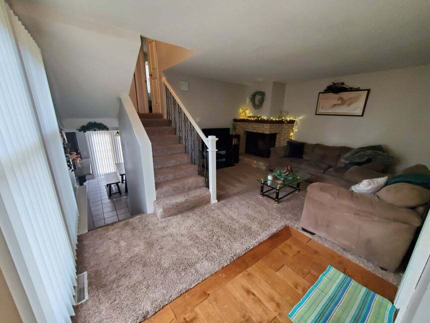 Staged - 4618 S Louise Ave