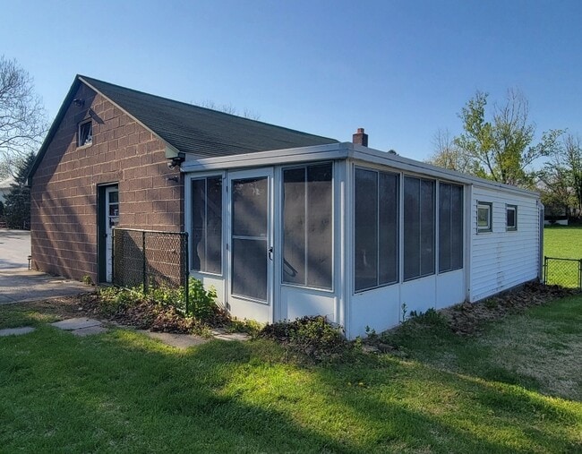 Foto del edificio - 848 Stone Hill Rd