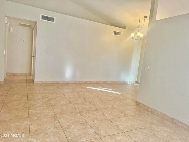 Building Photo - 1825 E Sandra Terrace