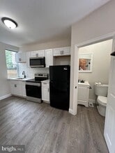 Building Photo - 3205 Latona St