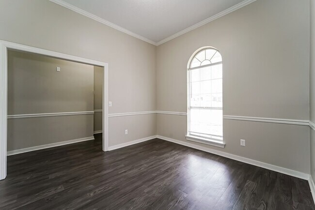 Foto del edificio - 107 Whitewood Ln