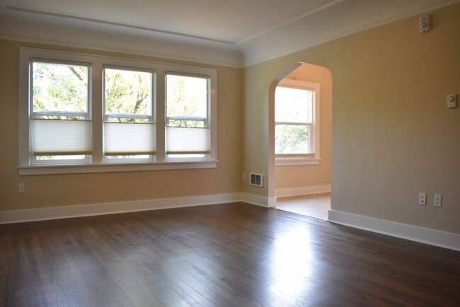Building Photo - Apartment in Capitol Hill