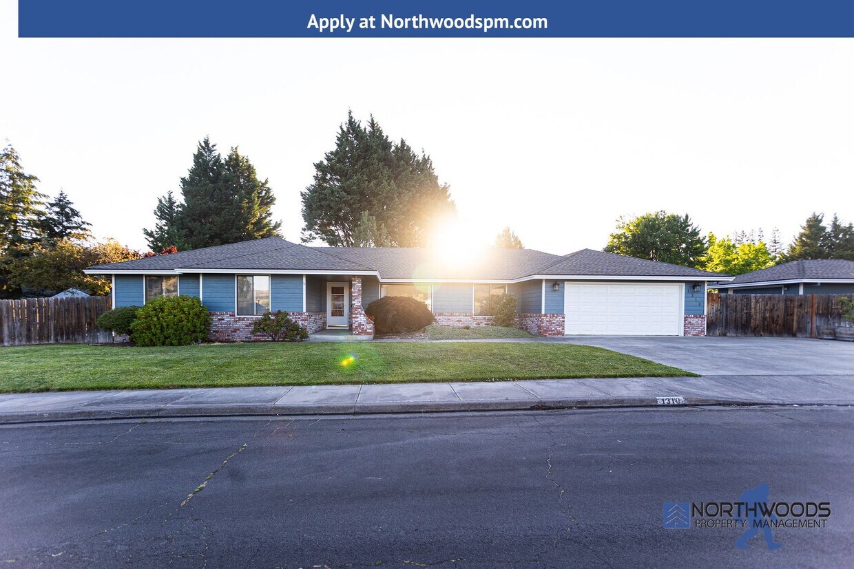 Primary Photo - Fantastic 4+ Bedrooms, 2.5 Bath Home is So...