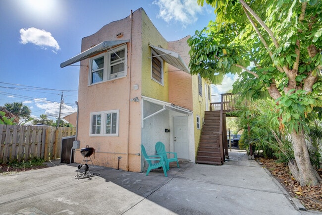 Foto del edificio - 325 N L St