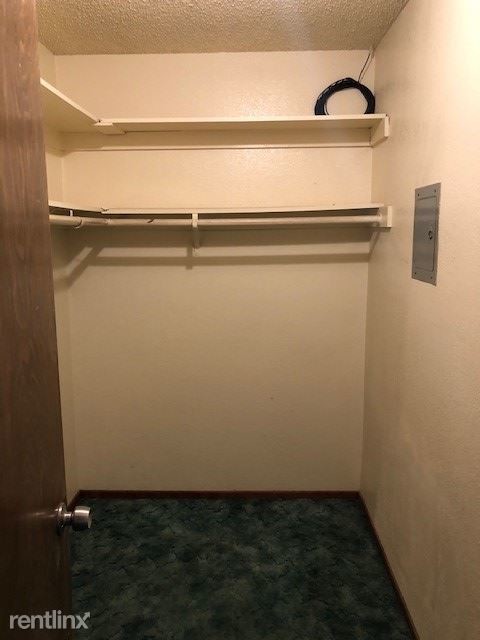 Foto del edificio - 23815 Hemlock Ave