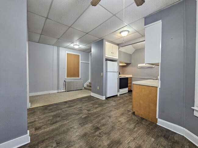 Foto del edificio - 1358 W Main St