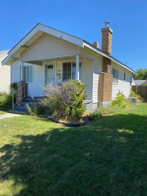 Side view - 4808 N Howard St