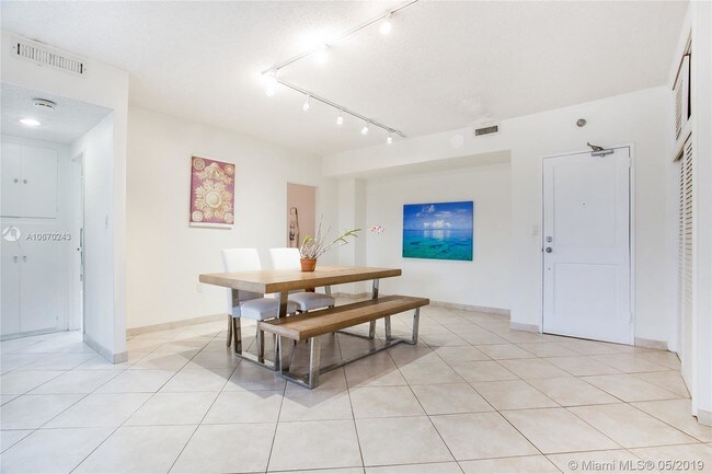 Foto del edificio - THE PLAZA OF BAL HARBOUR CONDO