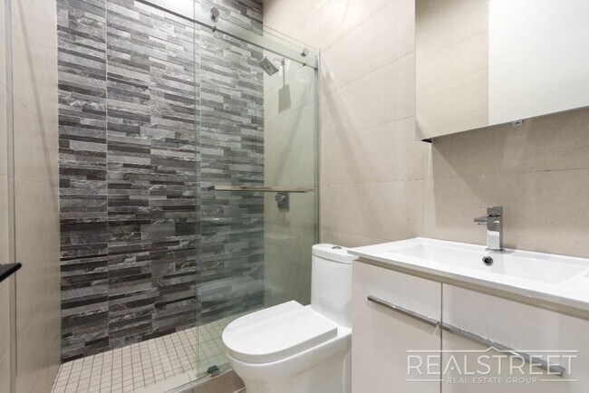Foto del edificio - BRAND NEW 2 Bed in Bed Stuy!