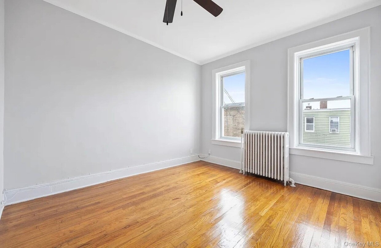 Primary Photo - 71-52 68th St