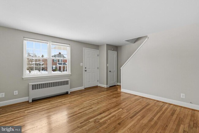 Building Photo - 8556 Willow Oak Rd