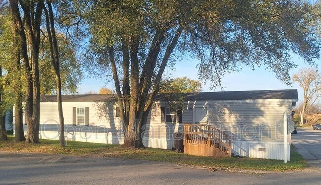 Building Photo - 301 Mantle Ave