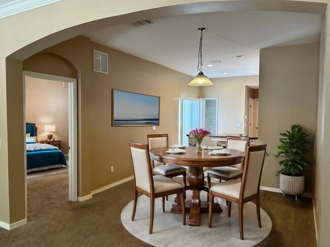 Building Photo - 3 Bedrooms 2.5 Bath Townhome in Windermere...