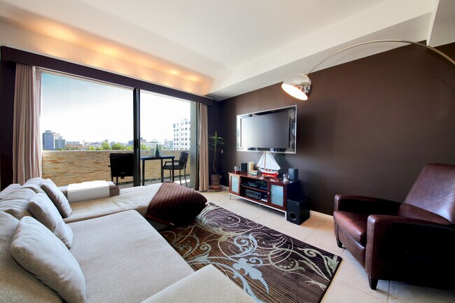 LIVING ROOM - 7250 Franklin Ave
