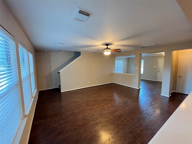 Building Photo - 3215 Legends Hill Ct