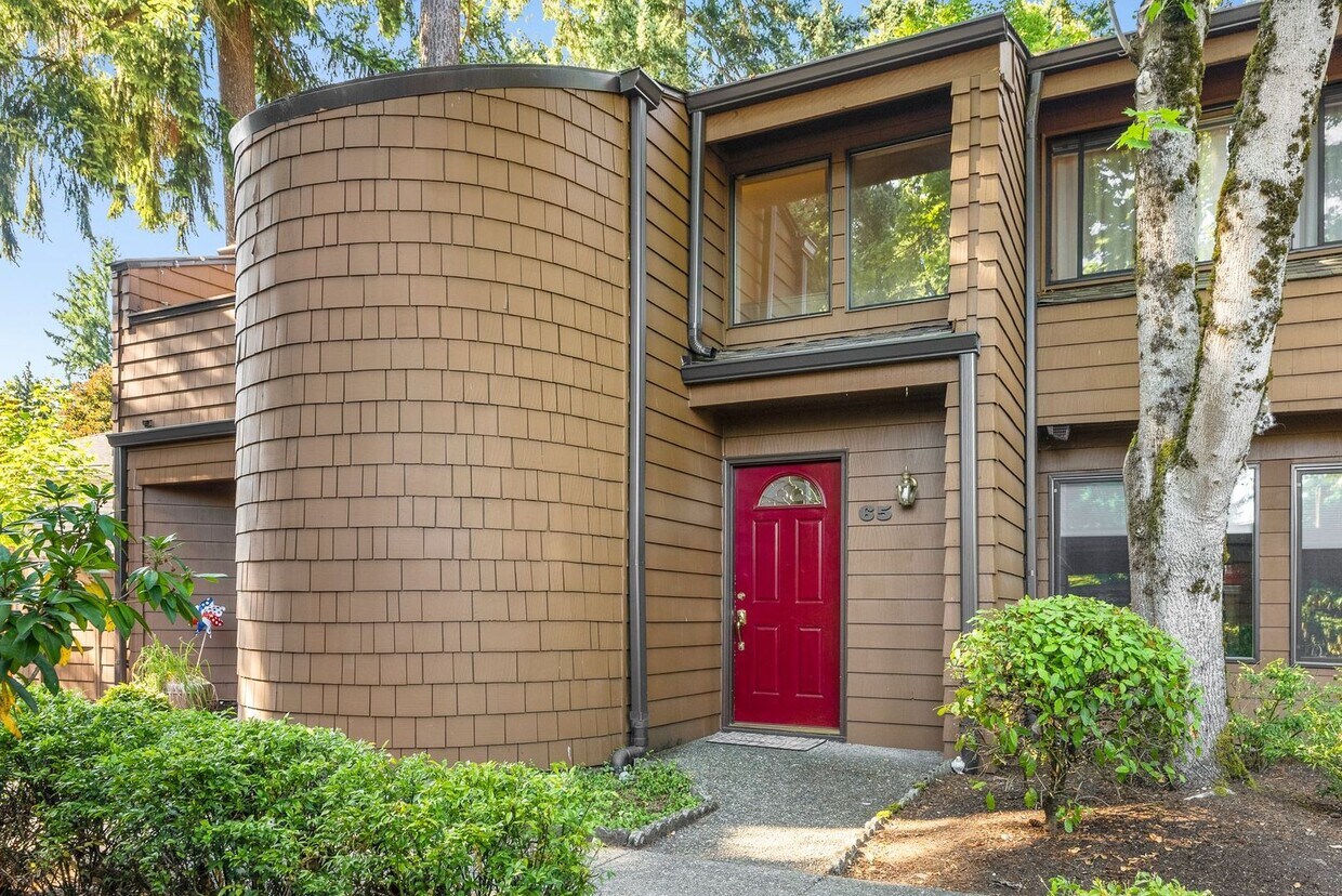 Primary Photo - 2Bd/2Ba Kirkland Condo