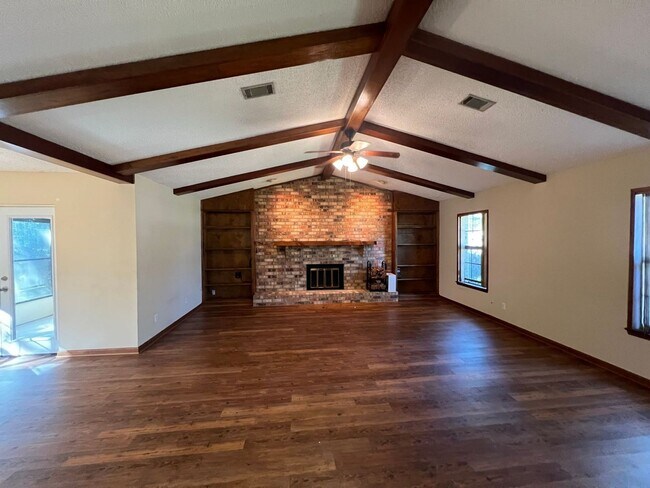 Building Photo - Pensacola - Windermere - 3 Bedroom, 2 Bath...