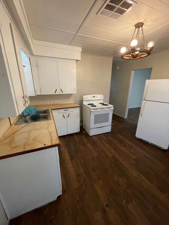 Building Photo - House For Rent in Westlake