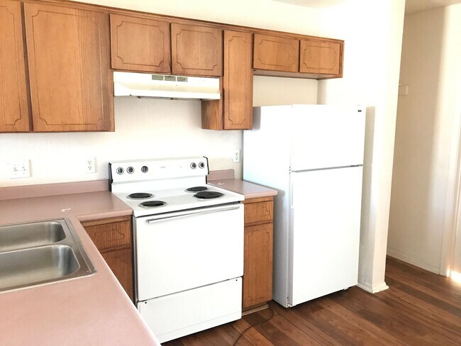 Foto del edificio - 1104 Leslie Cir