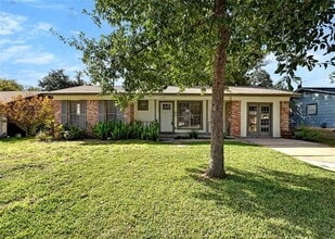 Building Photo - 1009 Alden Dr
