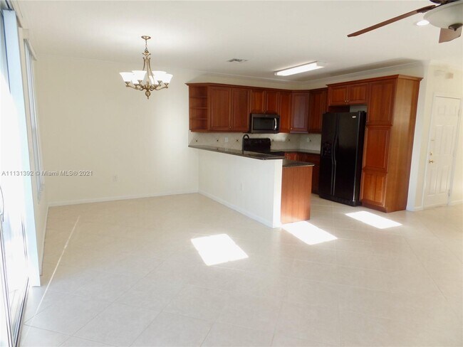 Building Photo - 4744 SW 165th Ave