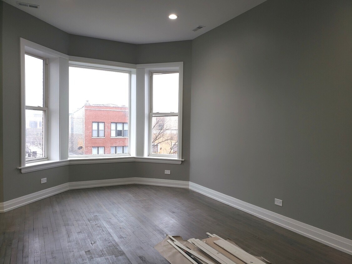 Primary Photo - 2716 W Division St