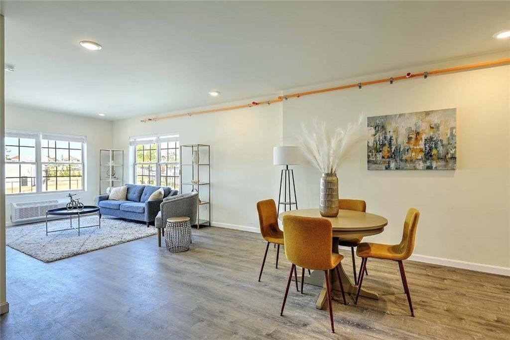 Foto principal - 327 Pine St